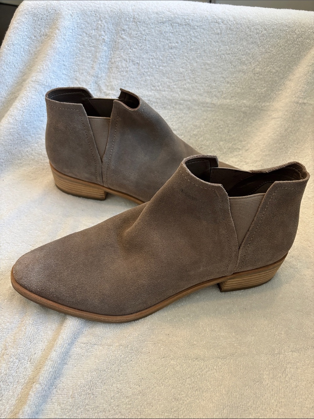Dolce Vita Women's Taupe Suede Ankle Booties